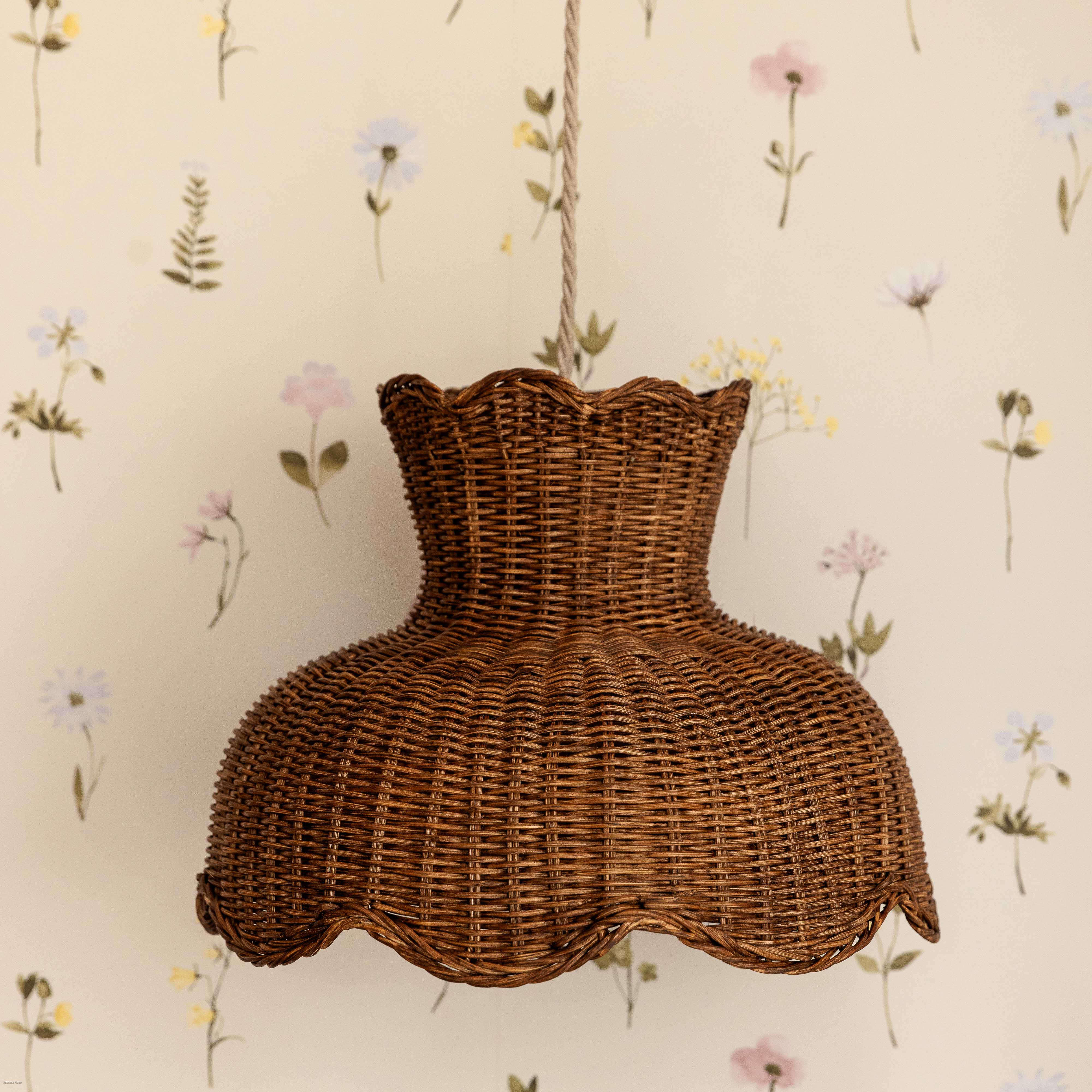 Anar-rattan-pendant-medium-teak