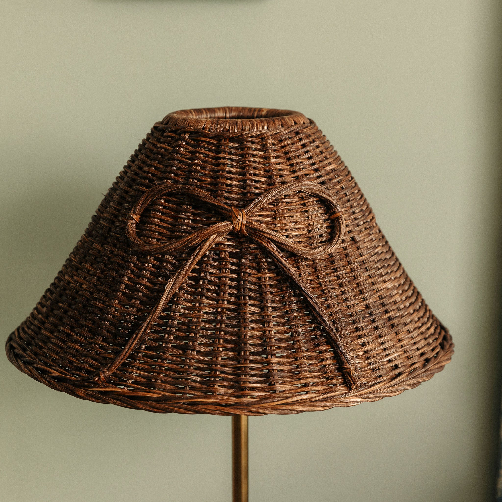 Bow-lampshade-teak