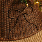 Bow-rattan-christmas-tree-skirt-close-up-teak