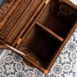 Chest-laundry-basket-teak-inside-view
