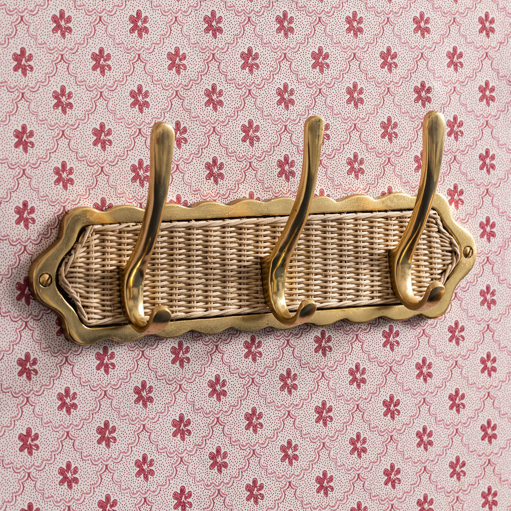 Delilah_3-Hook_Rack_Brass_Natural close up