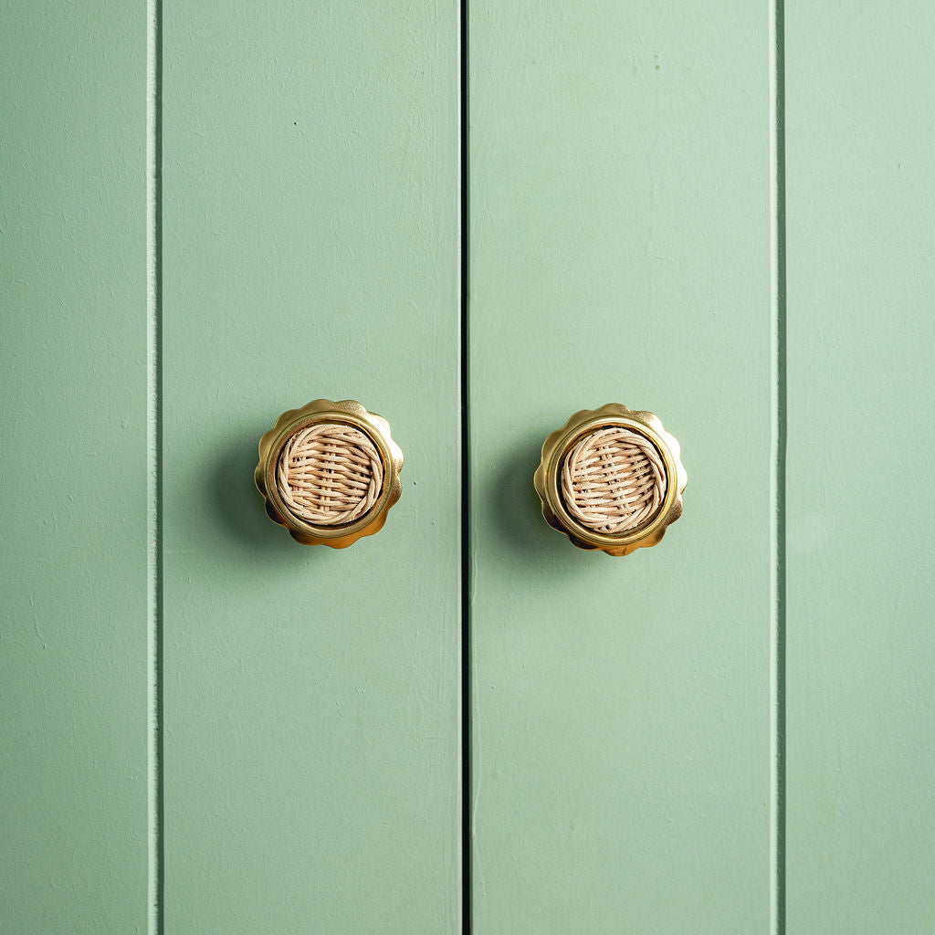 Delilah Round Knob, Gold & Natural