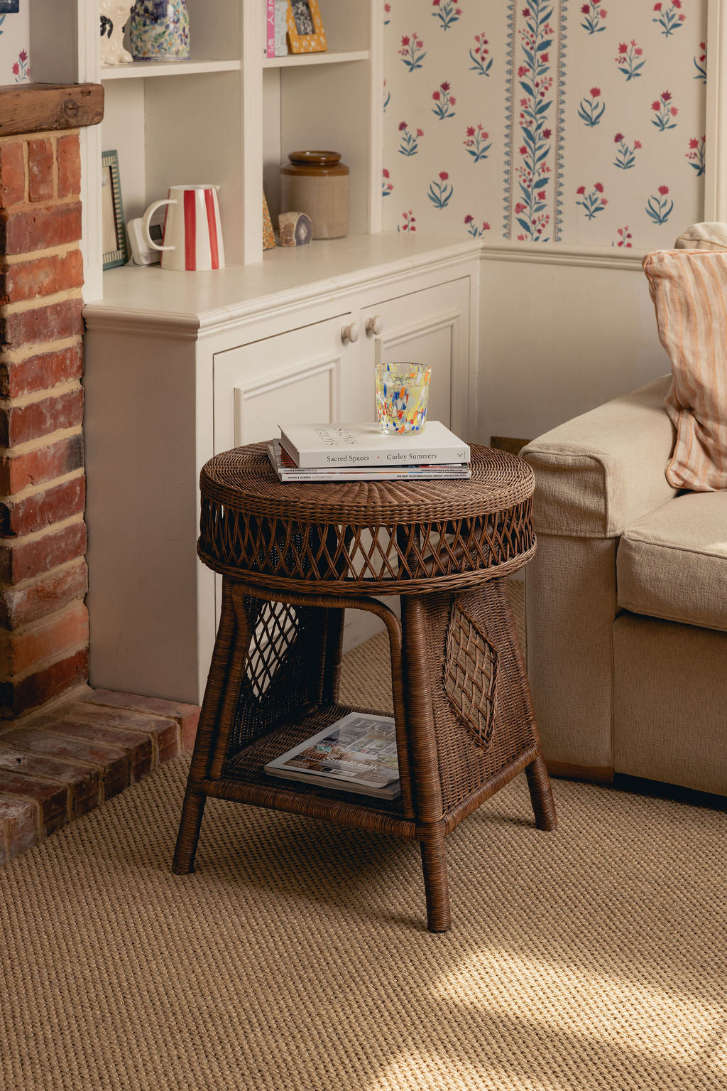 Hero-slider-one-cecily-table