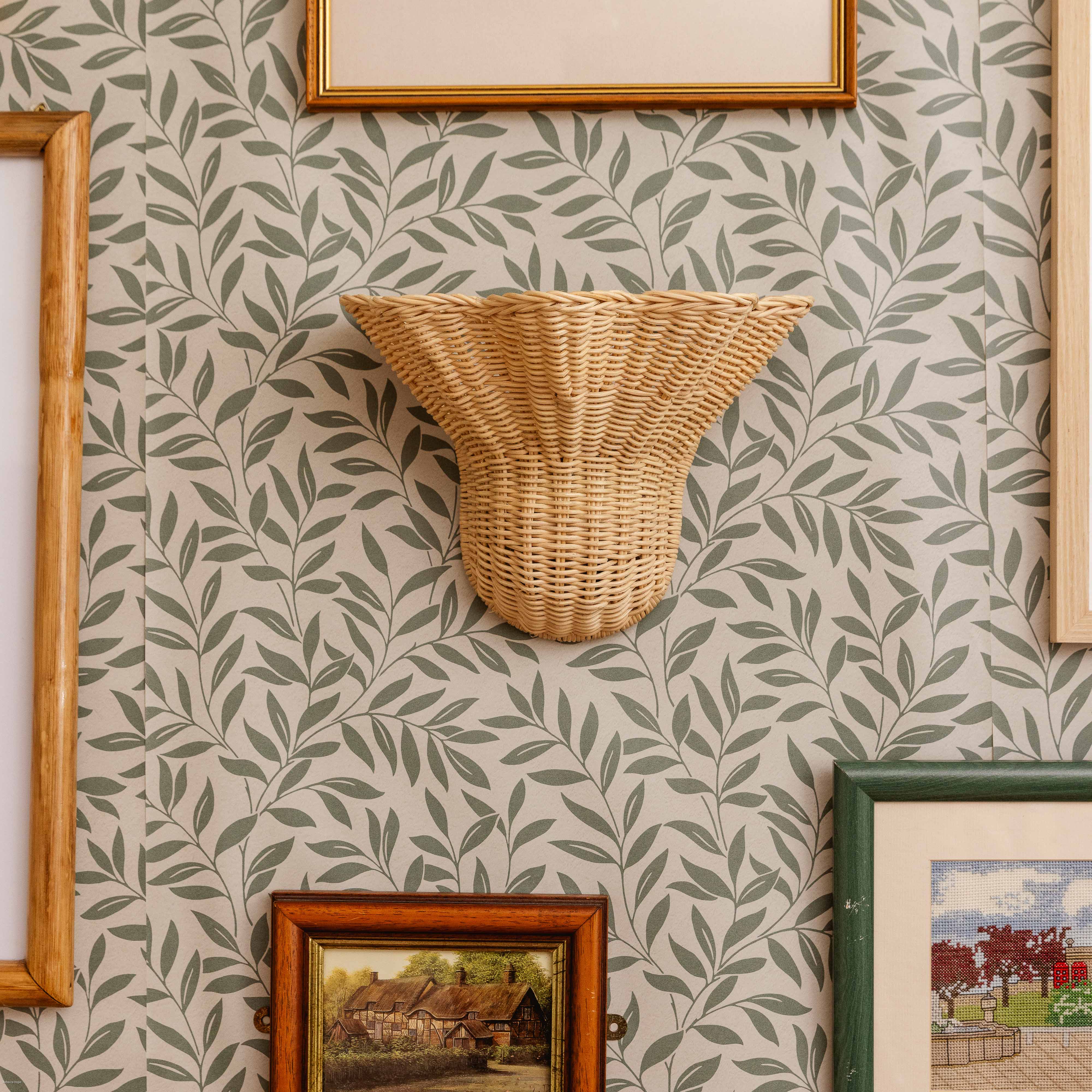 Luna-rattan-wall-light-small-natural