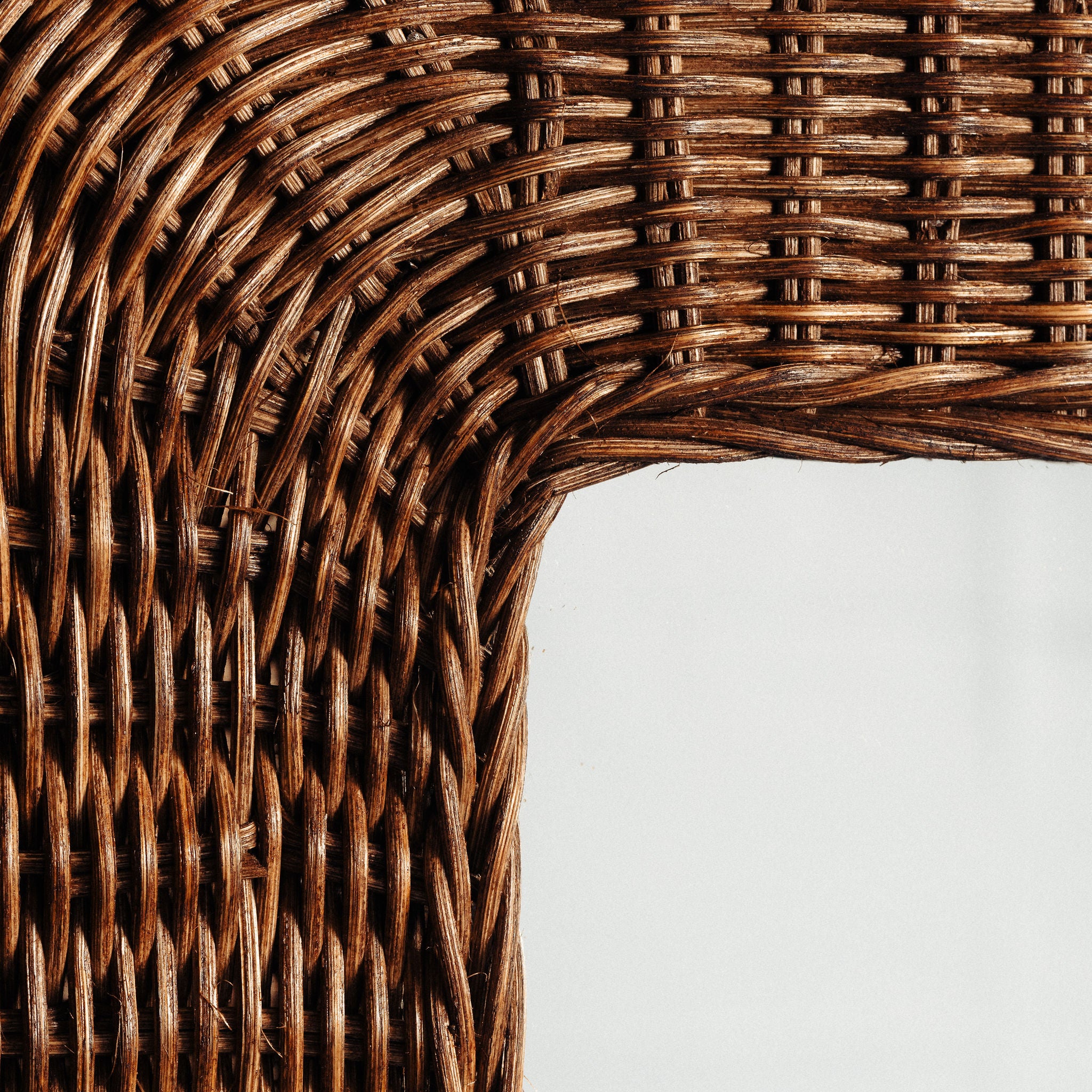 Mimi-scalloped-mirror-large-teak-close-up