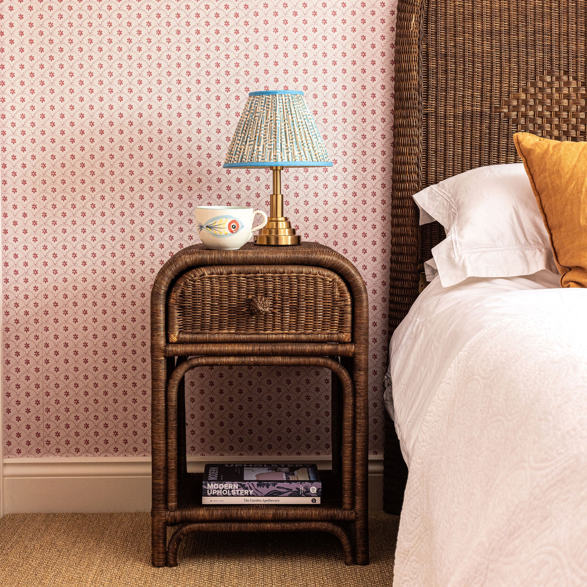 Phoenix-side-table-teak-lifestyle