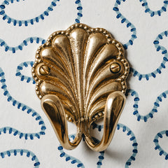 SHELL-WALL-HOOK-DOUBLE-NATURAL