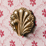 SHELL-WALL-HOOK-SINGLE-CLOSE-UP-SIDE