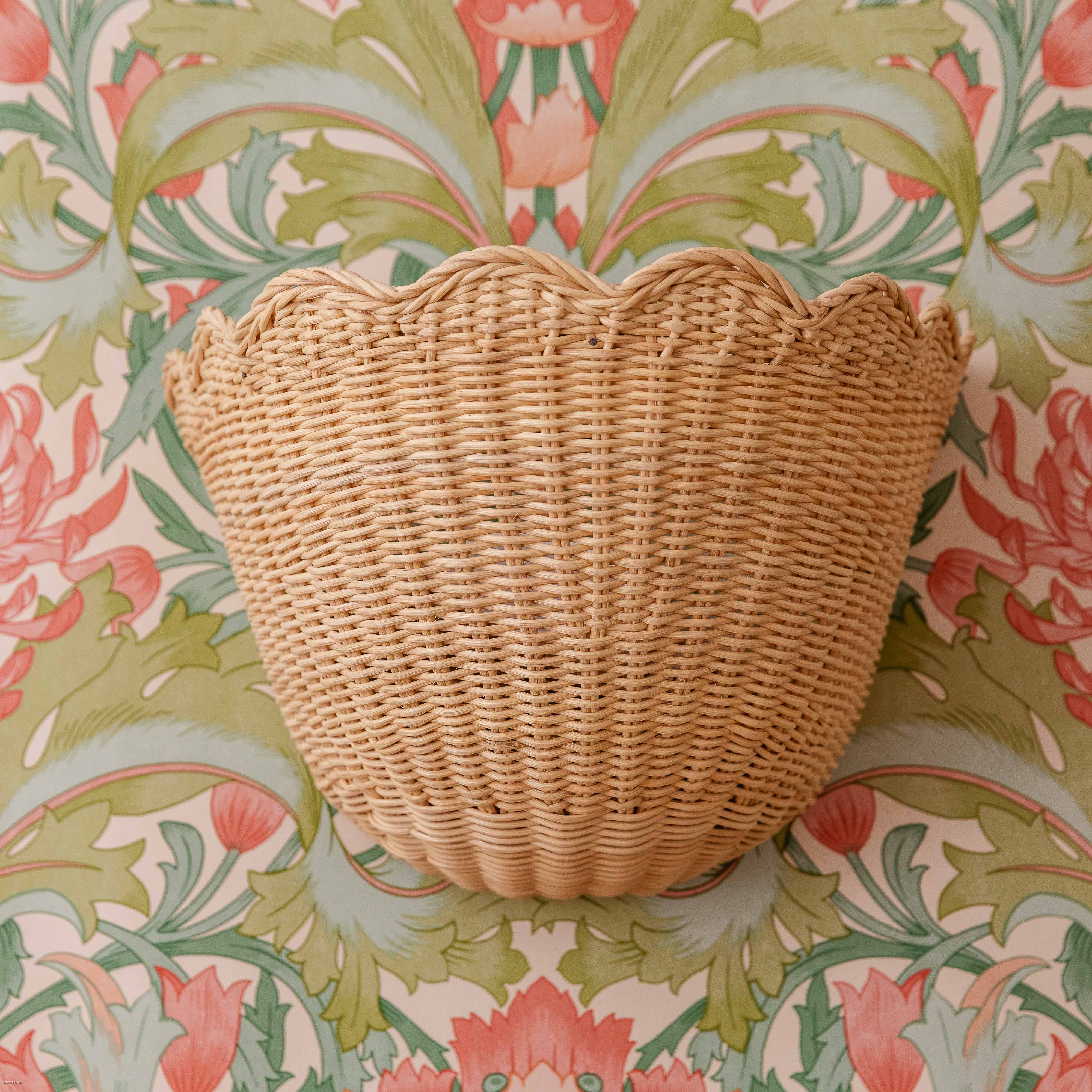 Scalloped-rattan-wall-light-small-natural