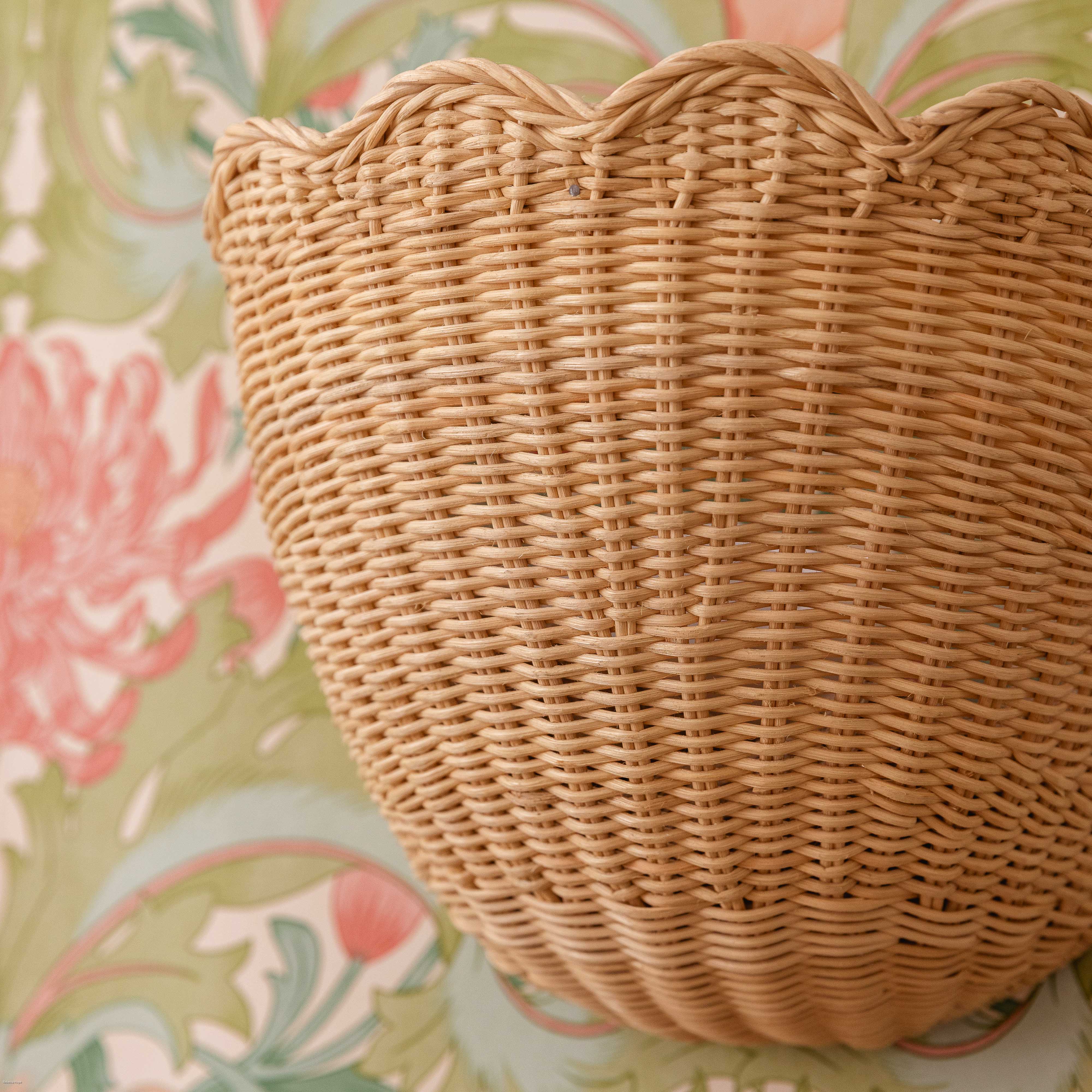 Scalloped-rattan-wall-light-small-natural
