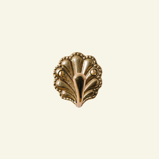 Shell-wall-hooks-single-natural-brass-without-background