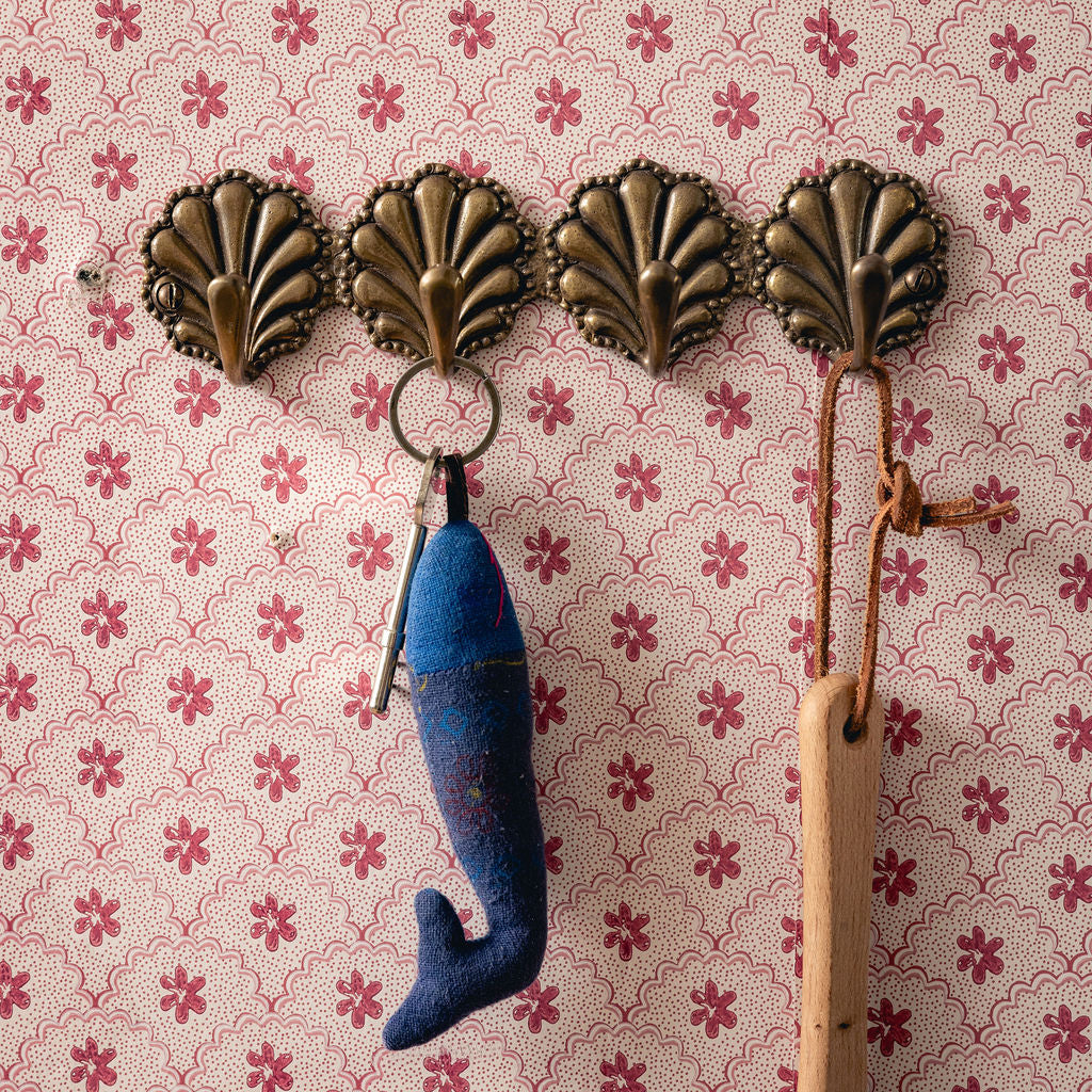 Shell hook rack aged brass lifestyle