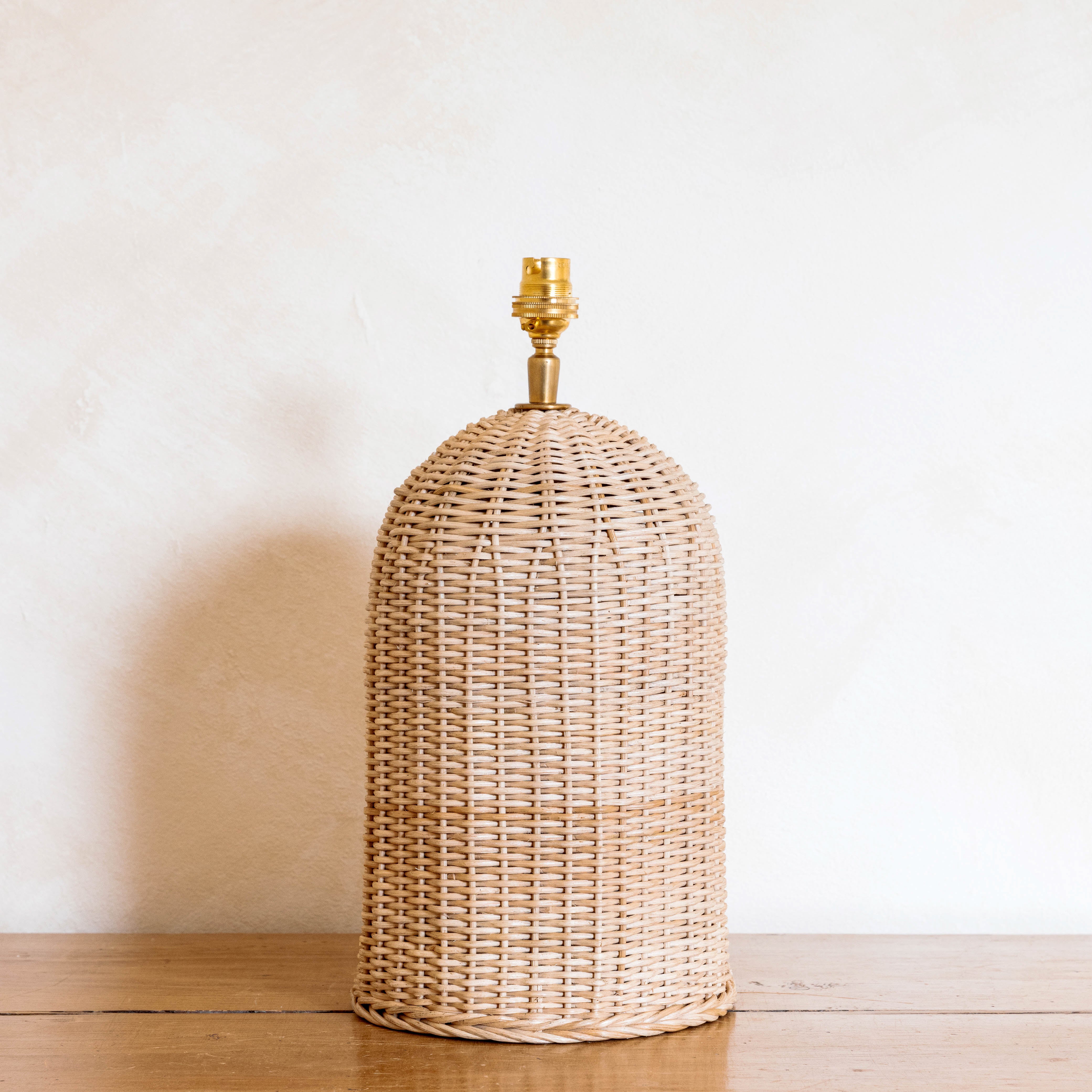Sienna-table-lamp-on-a-table