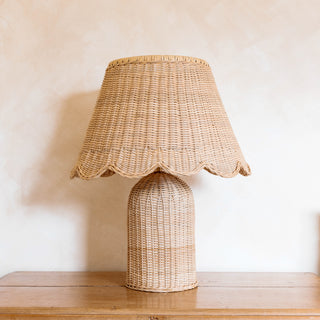 Sienna-table-lamp-on-a-table-with-the-lampshade