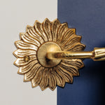 Sun-rass-towel-rack-close-up