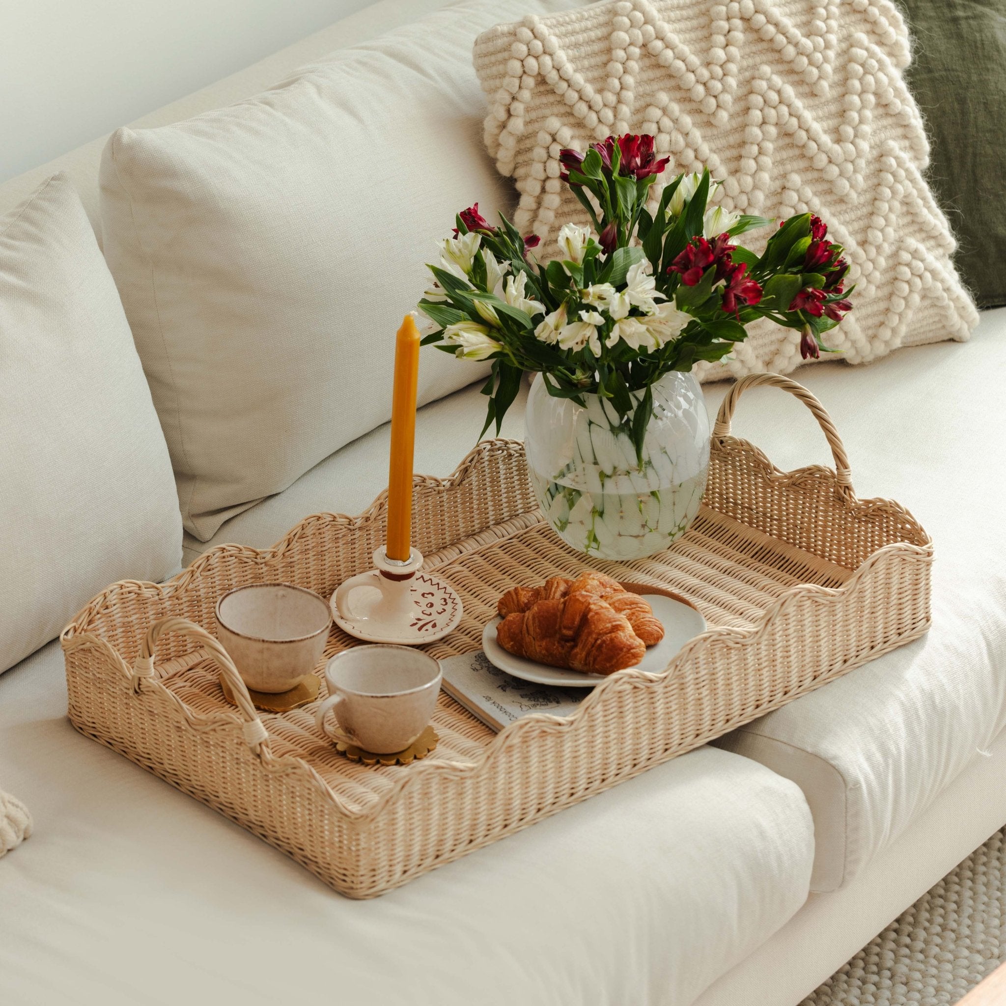 Big Scalloped Tray - hastshilp