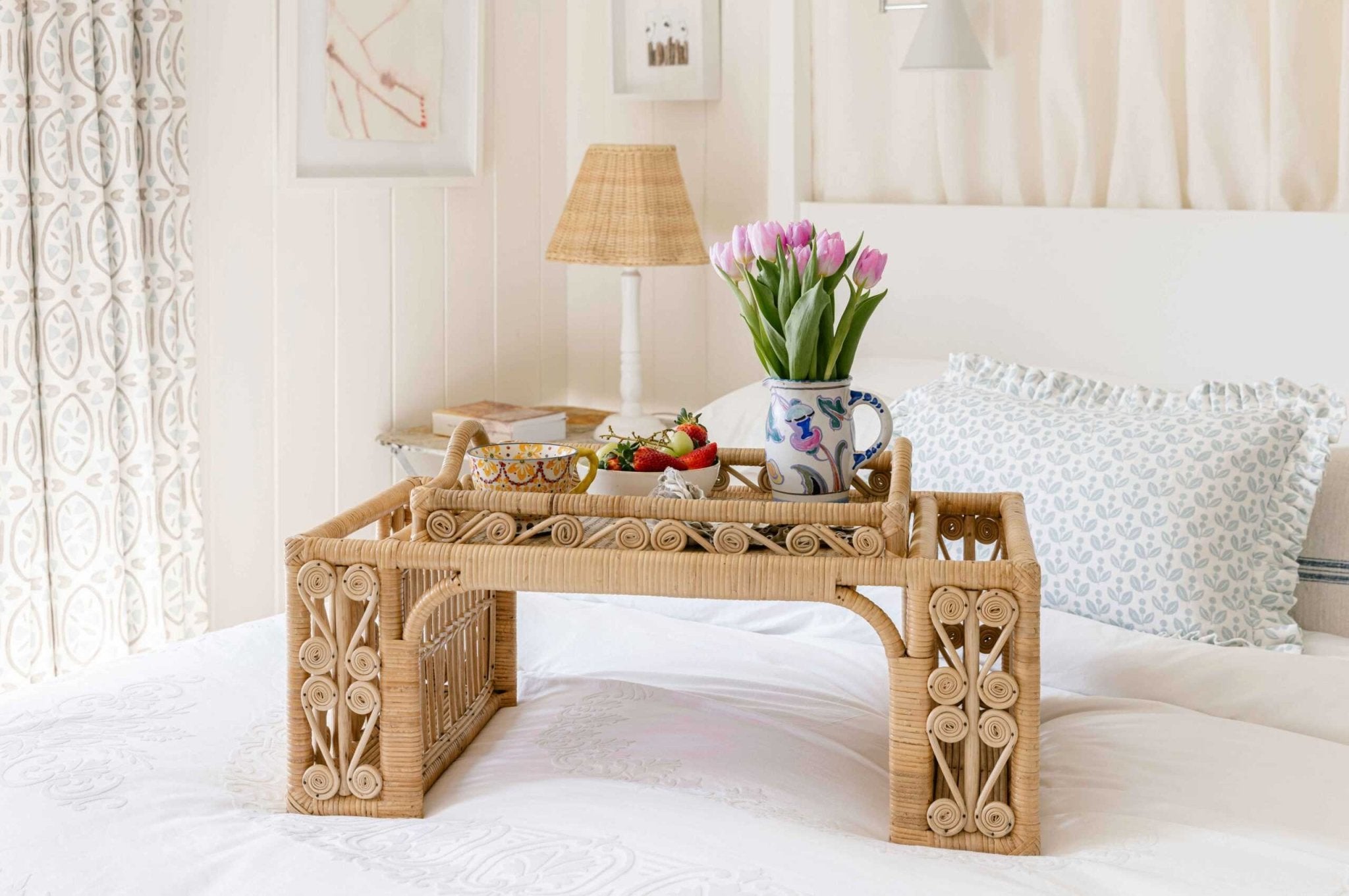 Rattan ivy breakfast tray 