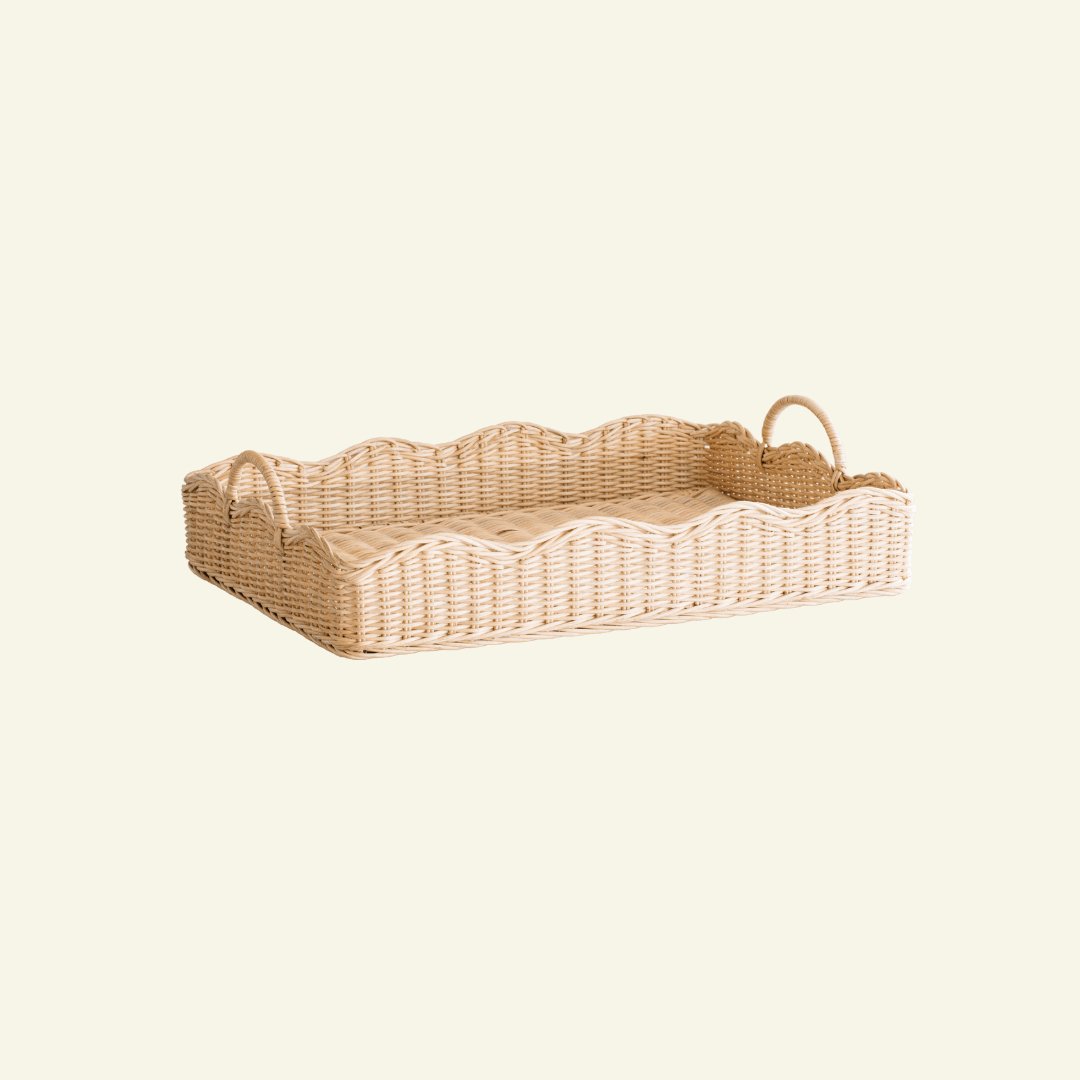 Natural scalloped tray